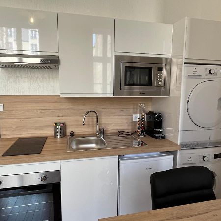 Paon, Coquet Appt Avec Parking A Caen Apartman Kültér fotó