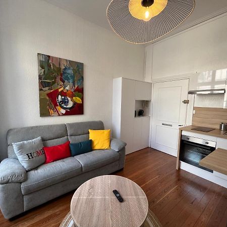 Paon, Coquet Appt Avec Parking A Caen Apartman Kültér fotó